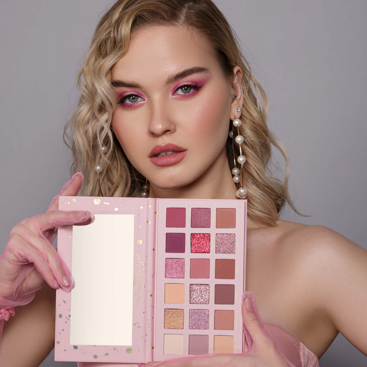 Messy Beauty 18 Renk Göz Farı Paleti