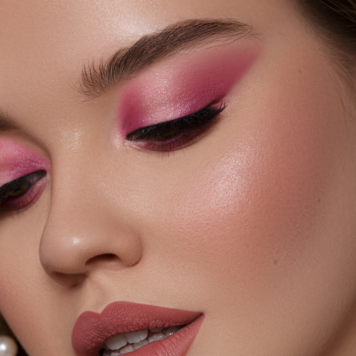 Messy Beauty 18 Renk Göz Farı Paleti